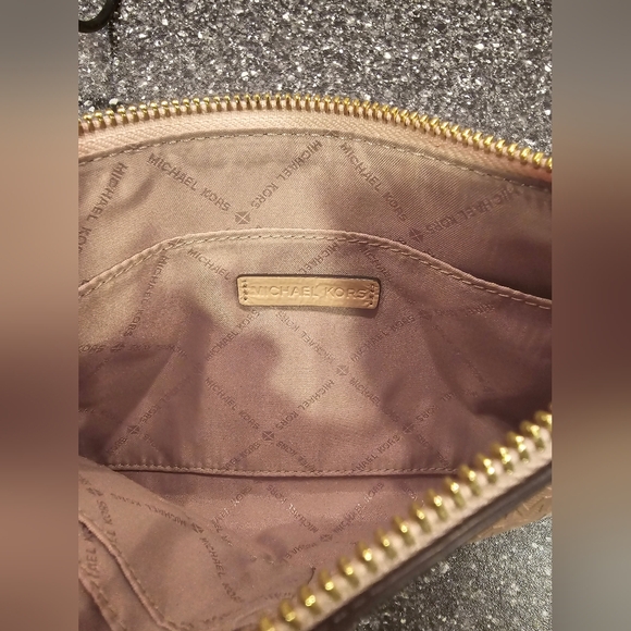 MICHAEL KORS Womens MK Fulton LG Zip CLUTCH Wristlet Wallet Ballet Gold - Picture 4 of 8